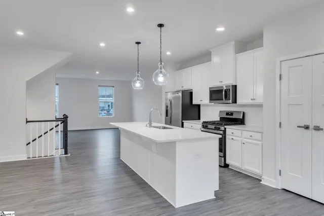 $399,900 | 113 Rollins Avenue, Greenville, SC 29607