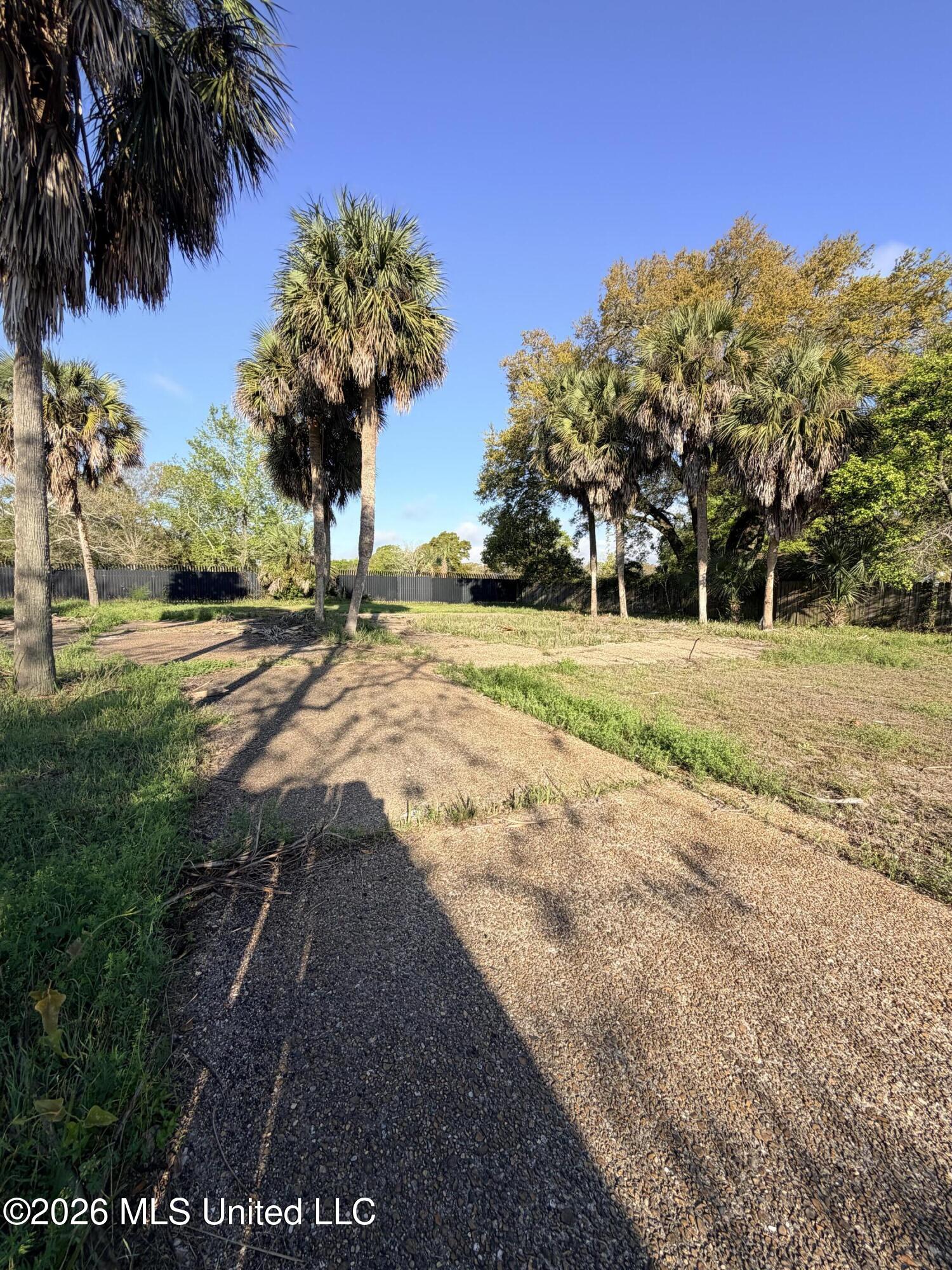 367 Forrest Avenue Biloxi, MS 39530 - Photo 3 of 6 IMG_0129