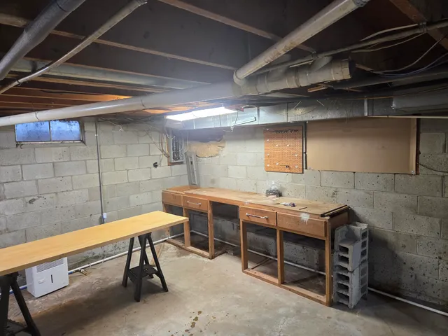 $179,900 | 2617 Dale Drive, Six Lakes, MI 48886