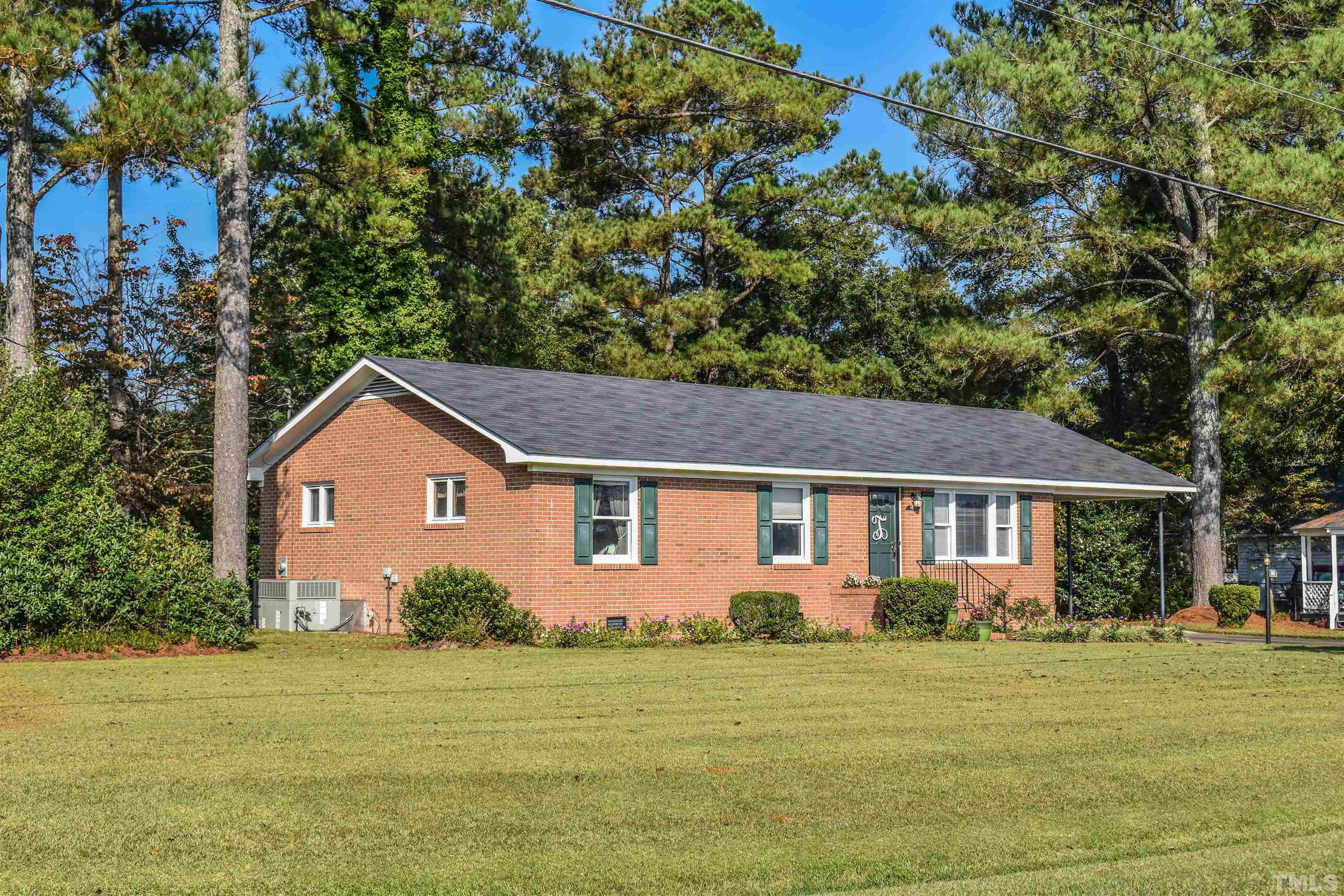 141 Country Store Road Selma, NC 27576 - Photo 3 of 16 Gallery Image 3