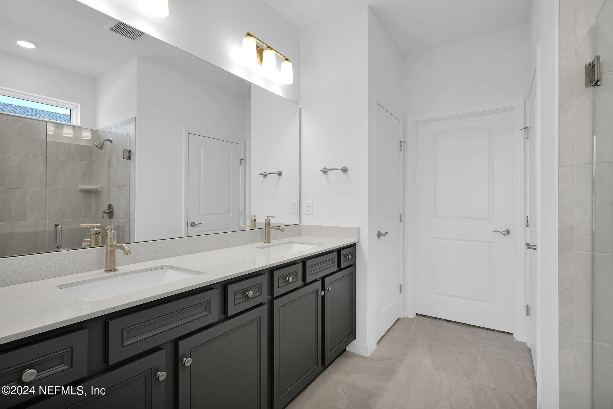 637 Continuum Loop Yulee, FL 32097 - Photo 11 of 41 Contour Owner's Bathroom