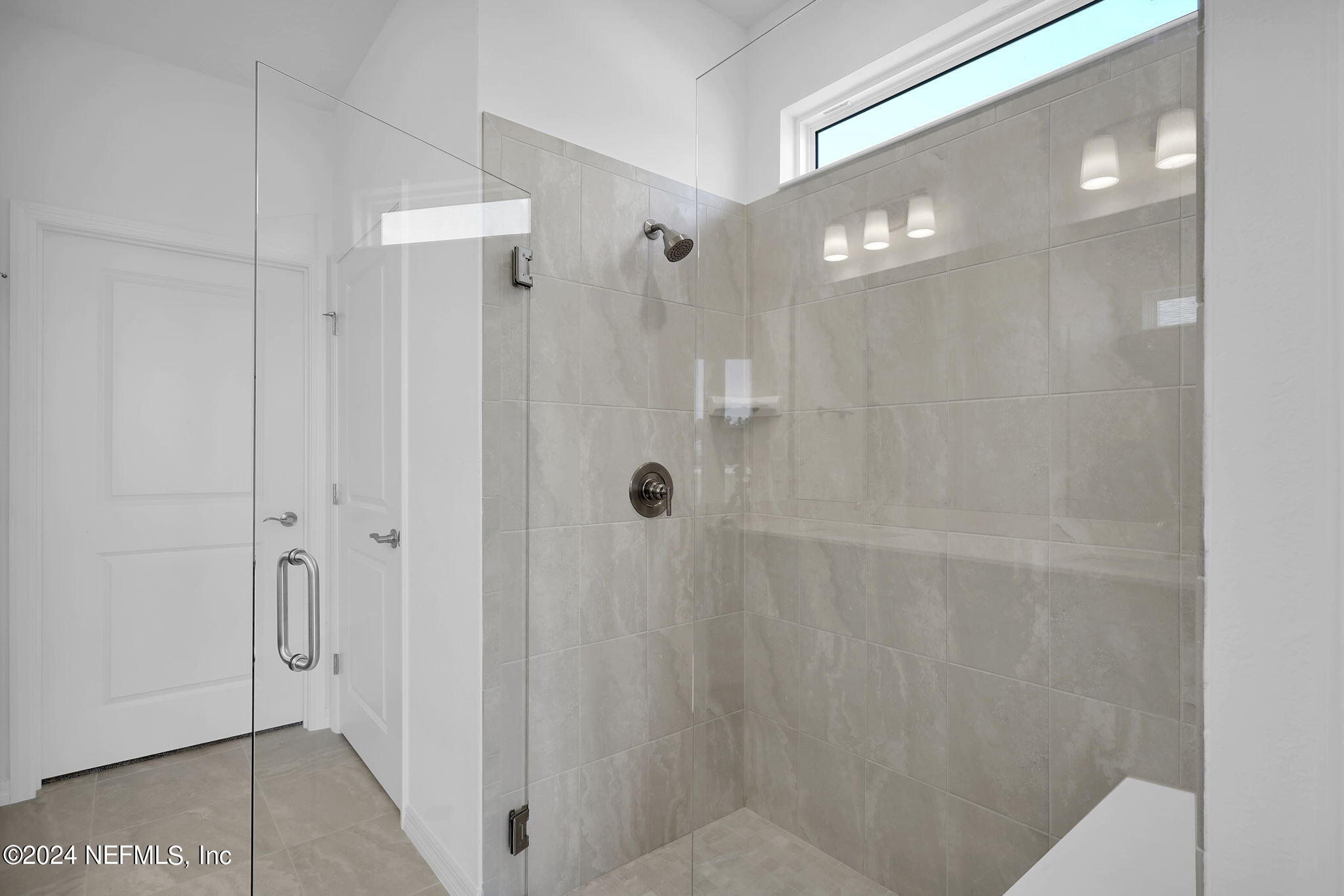 637 Continuum Loop Yulee, FL 32097 - Photo 12 of 41 Contour Owner's Walk-In Shower