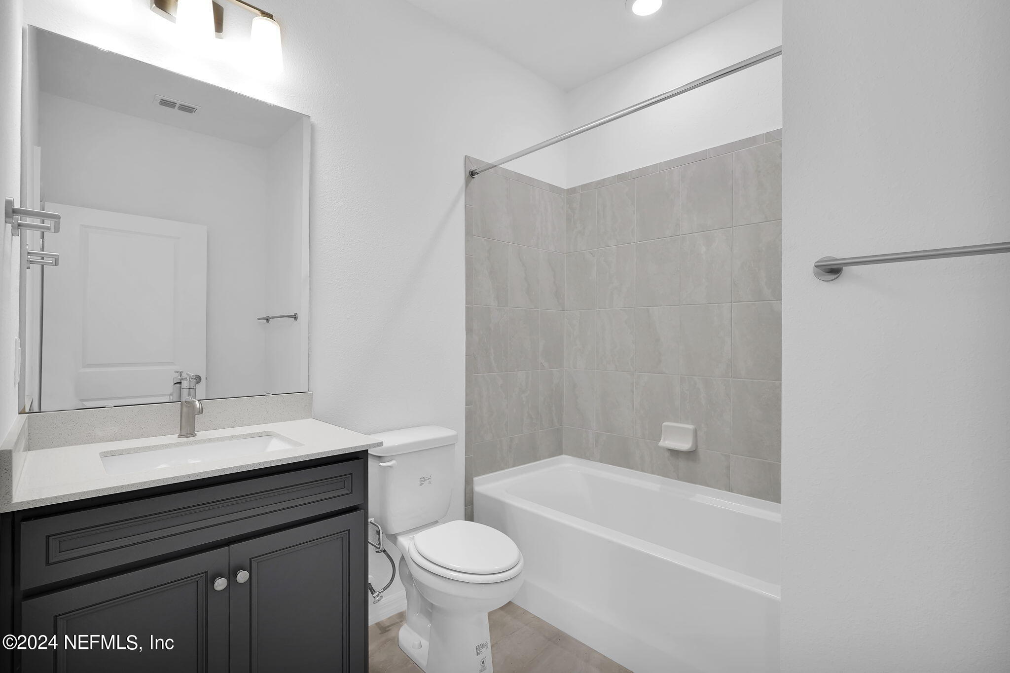 637 Continuum Loop Yulee, FL 32097 - Photo 15 of 41 Contour Secondary Bathroom