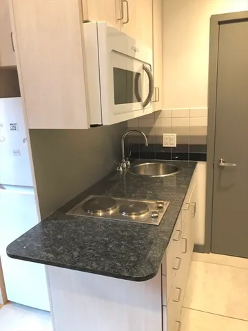 $2,300 | 144 Bowdoin Street, Unit 61, Boston, MA 02108