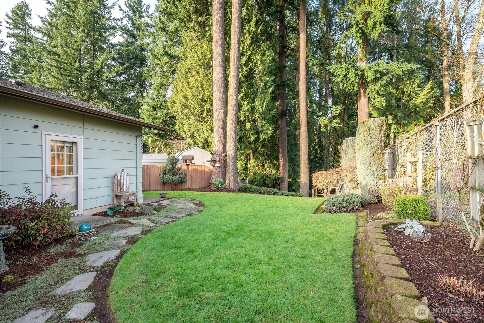 1008 16th Place Kelso, WA 98626 - Photo 30 of 40 a backyard of a house with seating space