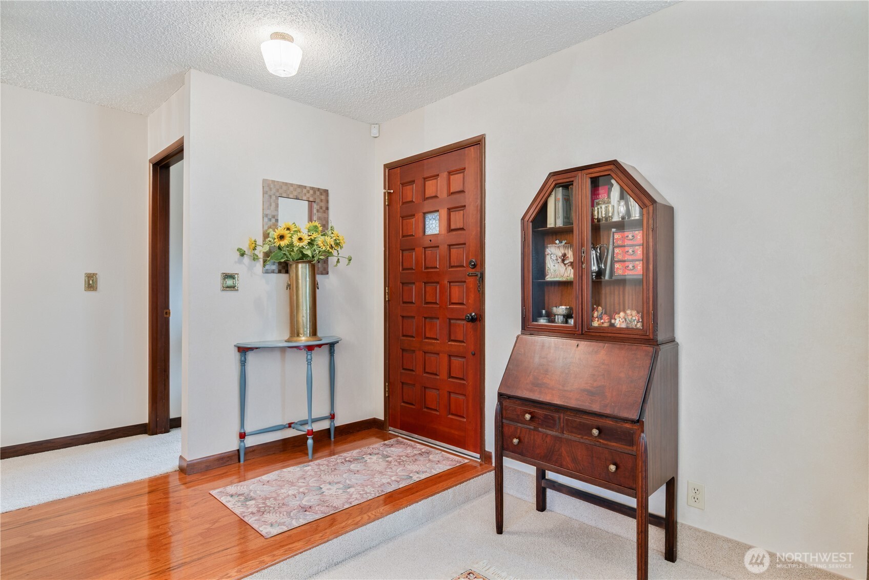 1008 16th Place Kelso, WA 98626 - Photo 5 of 40 a living room with furniture and a window