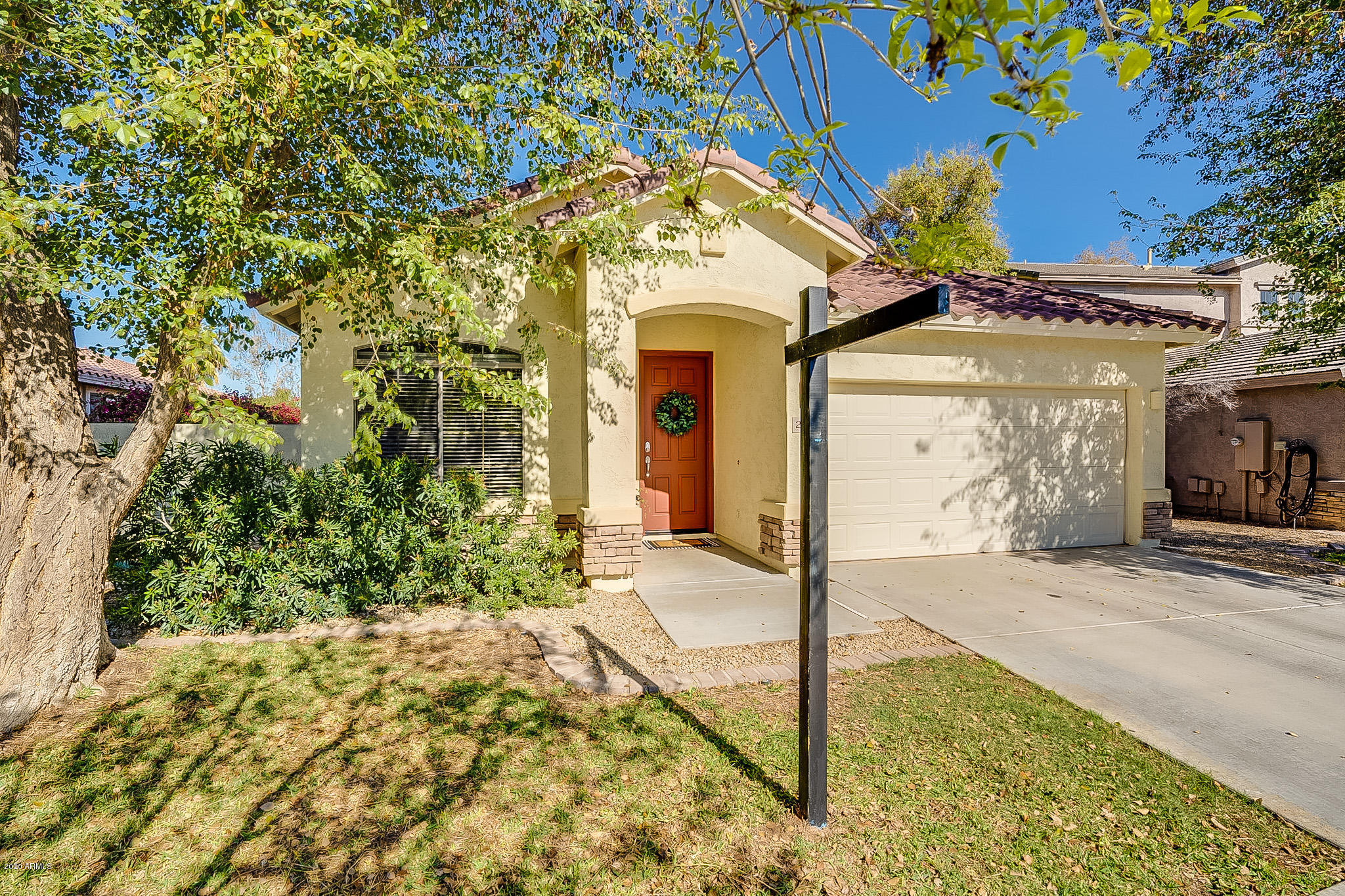2520 East Fremont Road Phoenix, AZ 85042 - Photo 5 of 62 a front view of a house