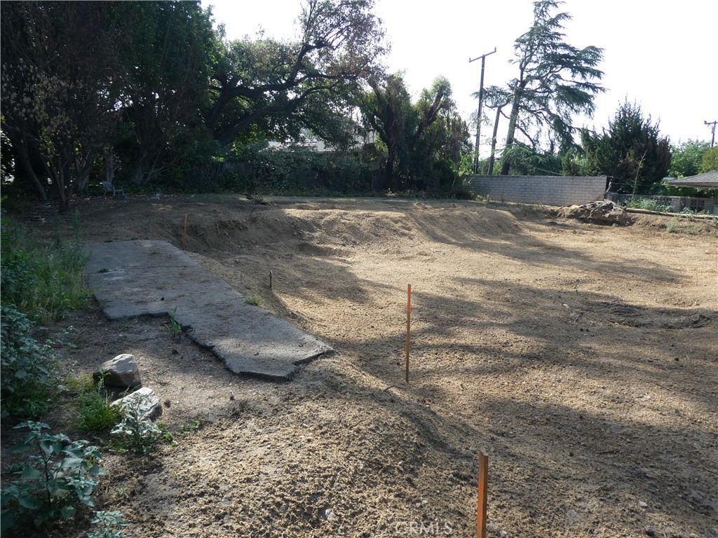 1532 Meadowbrook Road Altadena, CA 91001 - Photo 12 of 18 a view of a backyard of a house