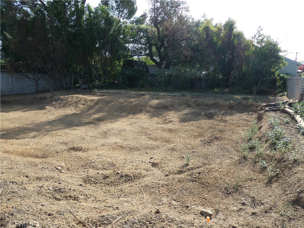 1532 Meadowbrook Road Altadena, CA 91001 - Photo 3 of 18 a view of a yard with trees