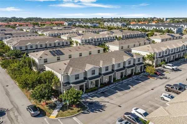 $2,500 | 561 Northeast 5th Street, Florida City, FL 33034
