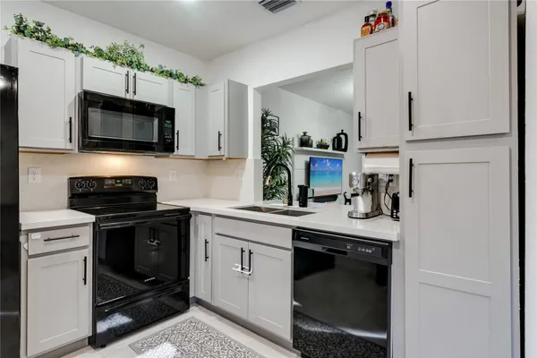 $2,500 | 561 Northeast 5th Street, Florida City, FL 33034