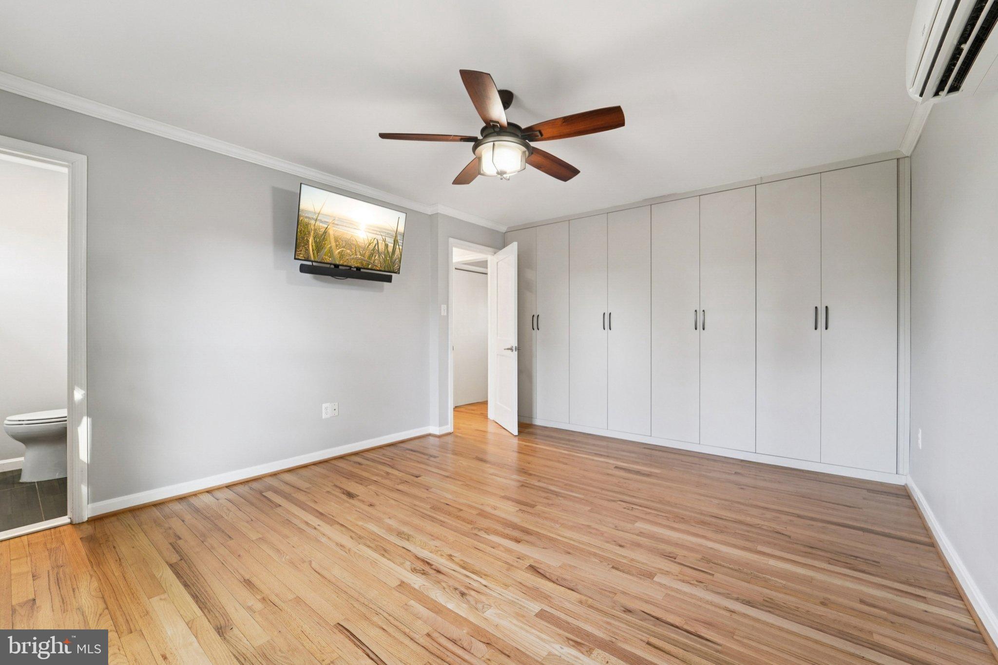 5 North Jefferson Street Frederick, MD 21701 - Photo 22 of 50 Bright and airy bedroom with modern finishes.