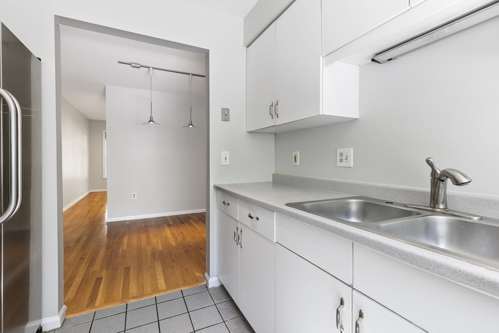 8 Locust Lane, Unit 4 Watertown, MA 02472 - Photo 16 of 42