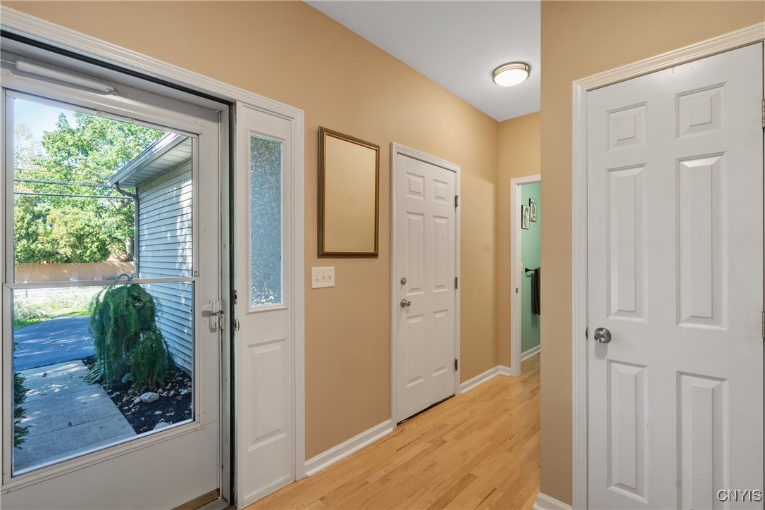 4016 Long Branch Road Salina, NY 13090 - Photo 4 of 29