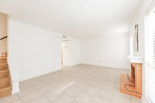 $1,400 | 2120 Wilcrest Drive, Unit 107, Houston, TX 77077