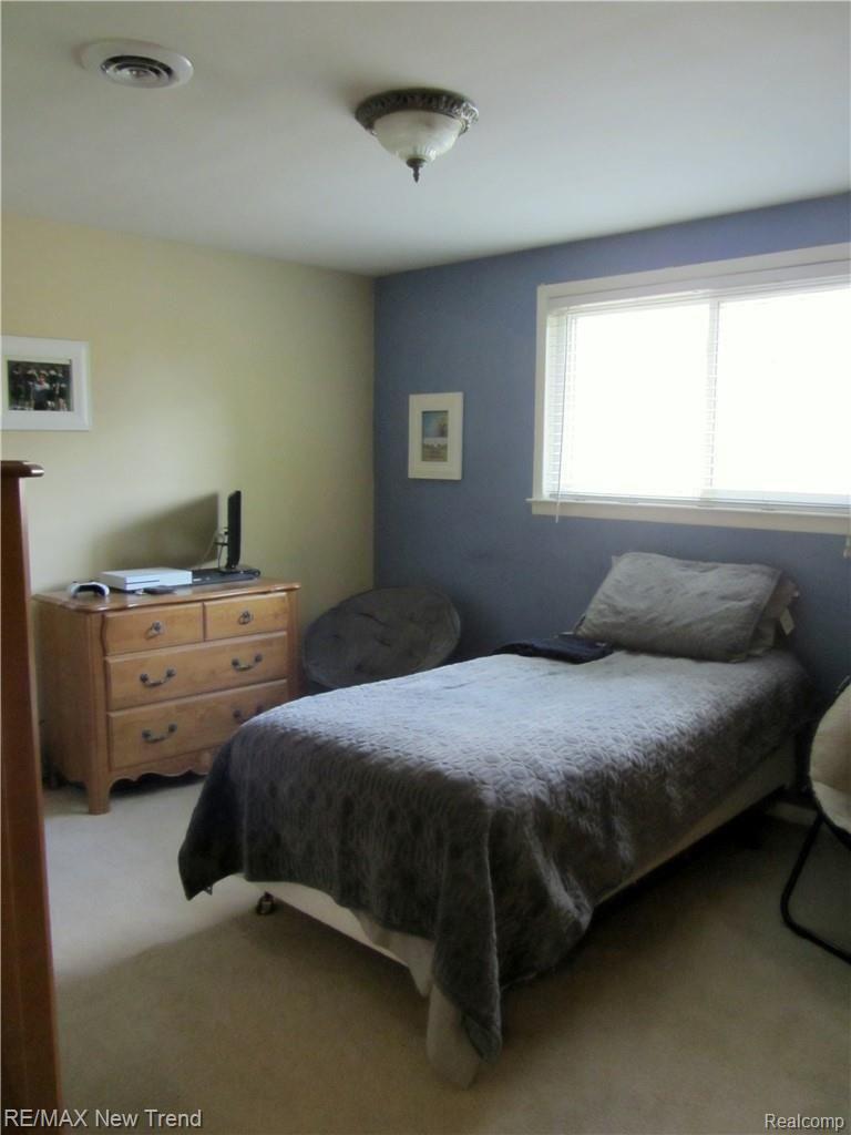 22525 Power Road Farmington, MI 48336 - Photo 16 of 25 Bedroom3.jpg