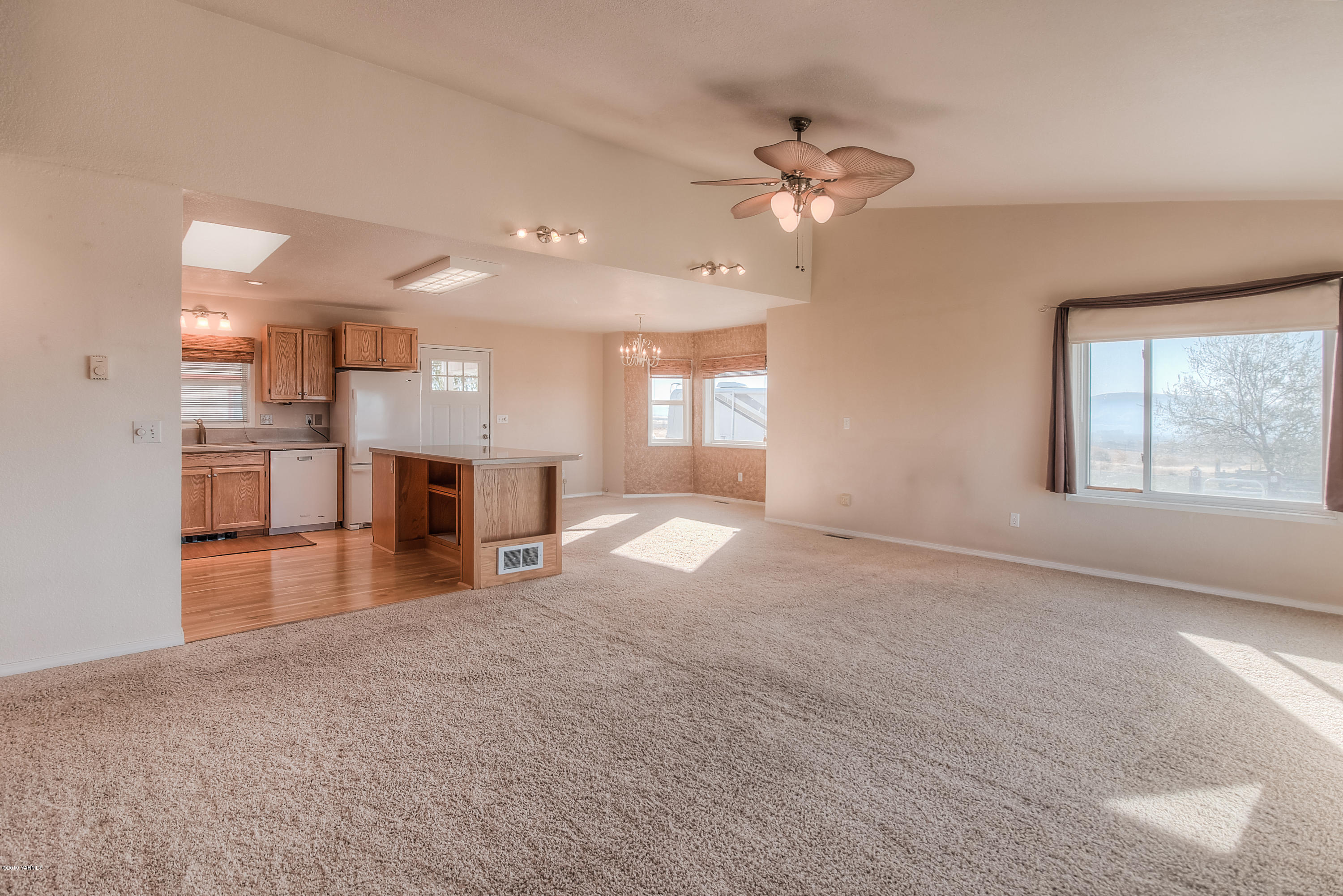 1251 St Hilaire Road Yakima, WA 98901 - Photo 13 of 39 .