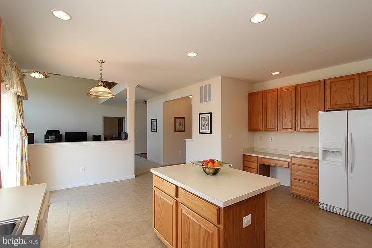 14304 Brass Wheel Road Boyds, MD 20841 - Photo 14 of 25 Kitchen