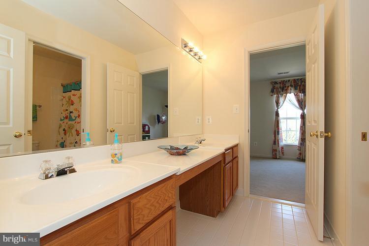 14304 Brass Wheel Road Boyds, MD 20841 - Photo 18 of 25 Bath