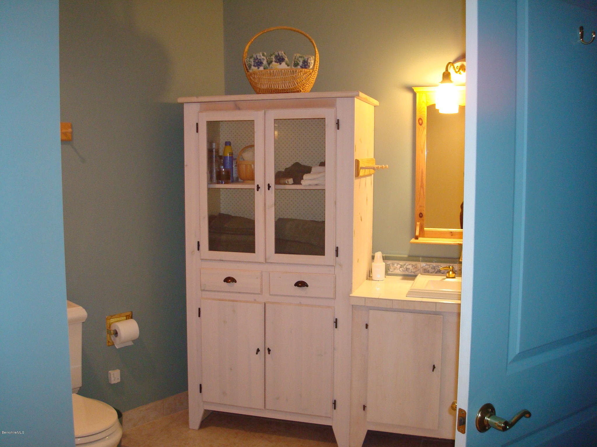 1151 E Road Richmond, MA 01254 - Photo 30 of 33 a view of washer and dryer