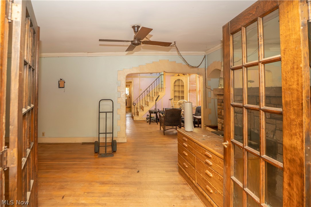 522 Massillon Road Akron, OH 44306 - Photo 5 of 27 Living Room