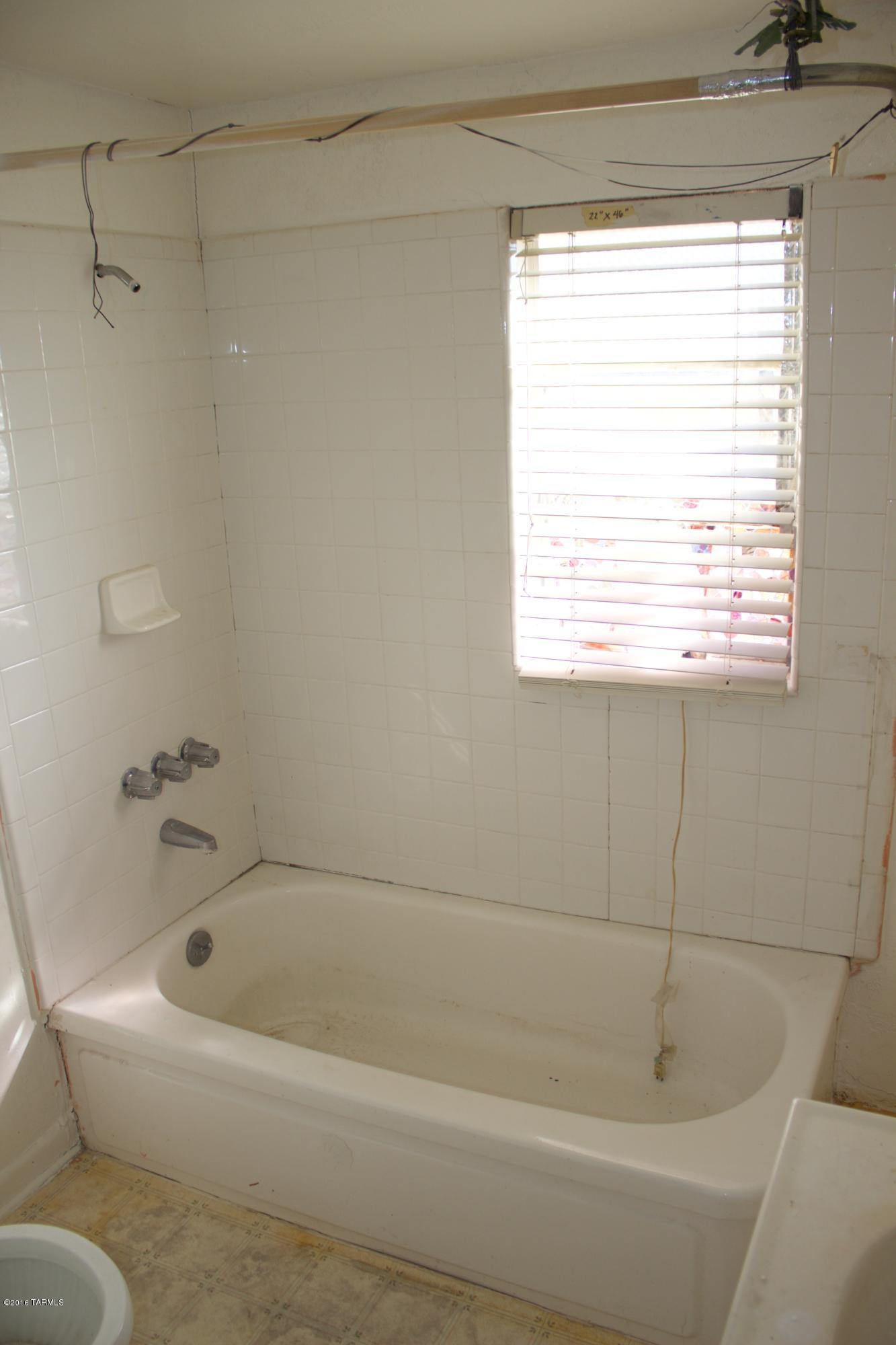 902 East Halcyon Road Tucson, AZ 85719 - Photo 7 of 17