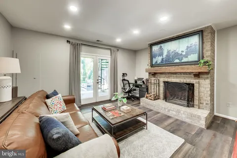 $1,400,000 | 3810 North Richmond Street, Arlington, VA 22207