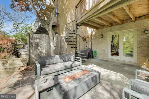 $1,400,000 | 3810 North Richmond Street, Arlington, VA 22207