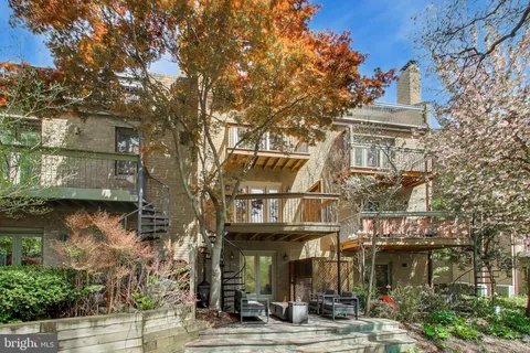 $1,400,000 | 3810 North Richmond Street, Arlington, VA 22207