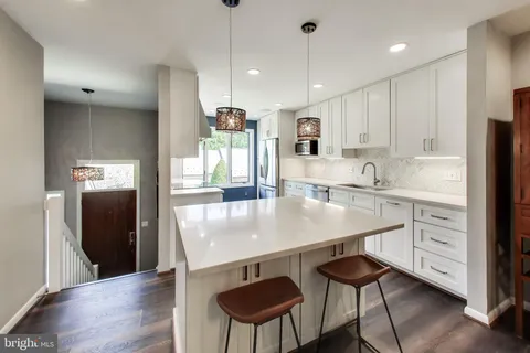 $1,400,000 | 3810 North Richmond Street, Arlington, VA 22207