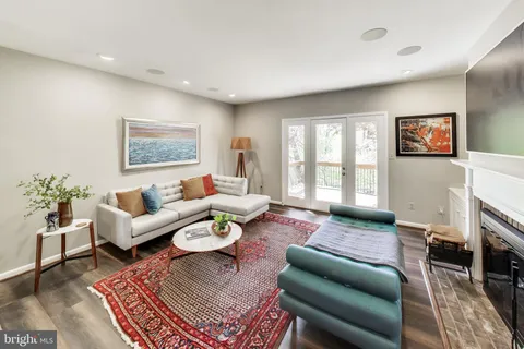 $1,400,000 | 3810 North Richmond Street, Arlington, VA 22207