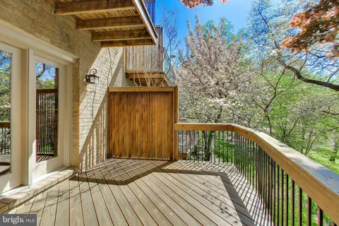 $1,400,000 | 3810 North Richmond Street, Arlington, VA 22207