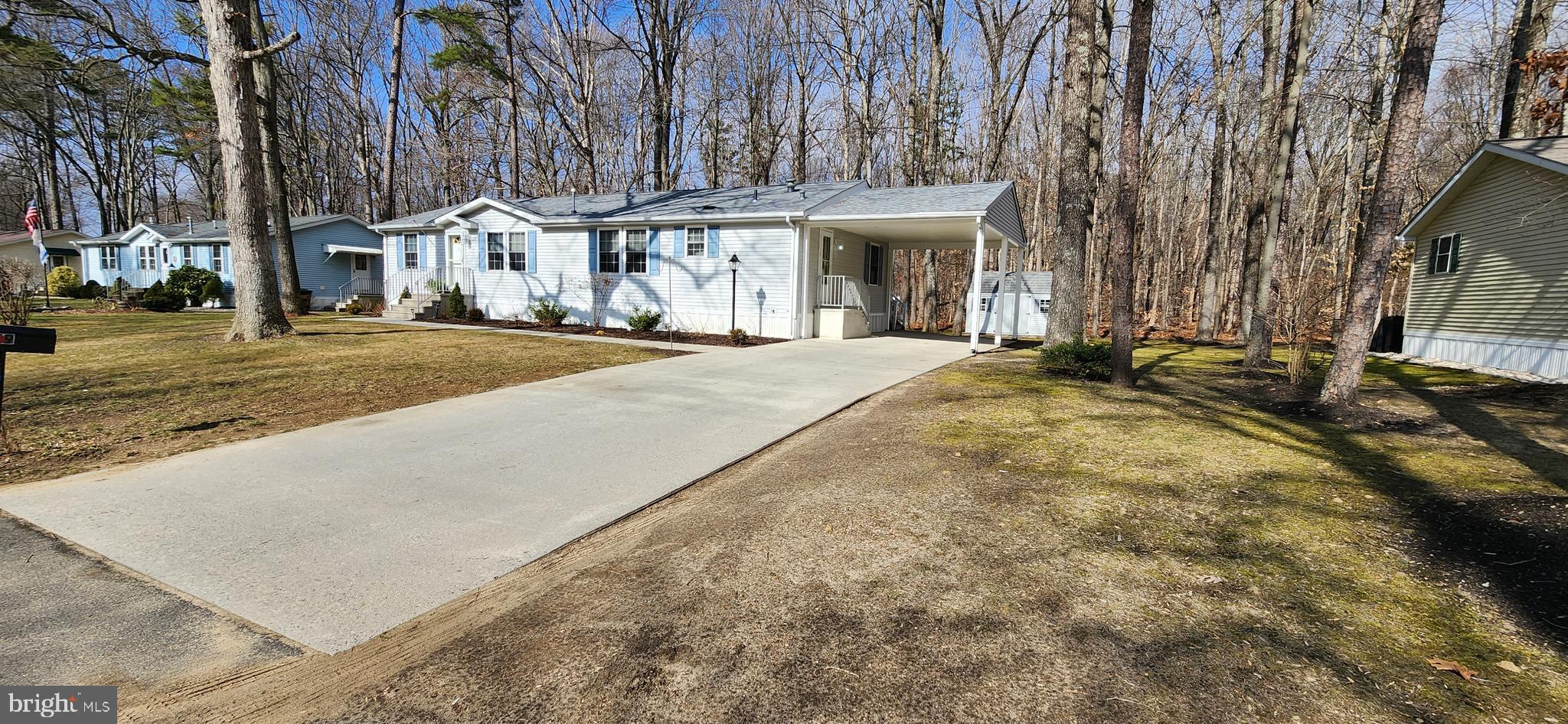 19 Edgewood Drive Cream Ridge, NJ 08514 - Photo 1 of 27 19 Edgewood Drive Frontview