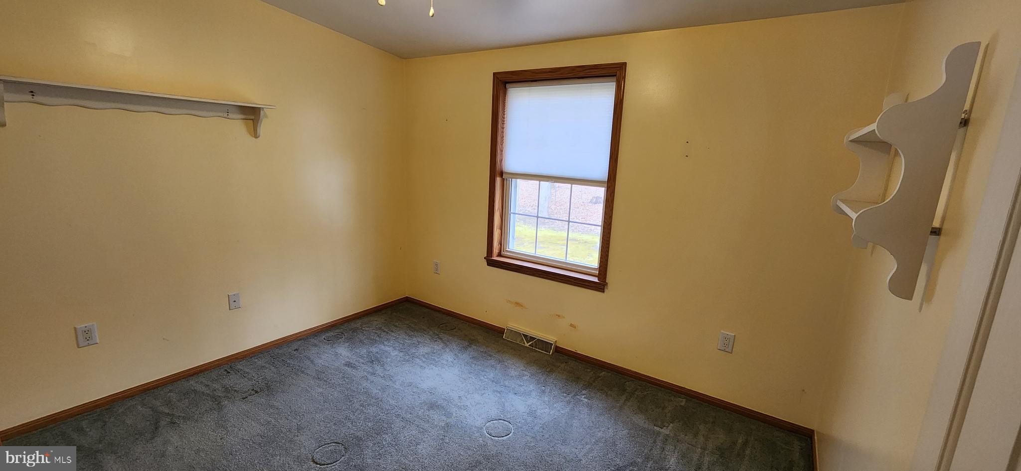 19 Edgewood Drive Cream Ridge, NJ 08514 - Photo 20 of 27 Rear Bed Room 2nd Angle