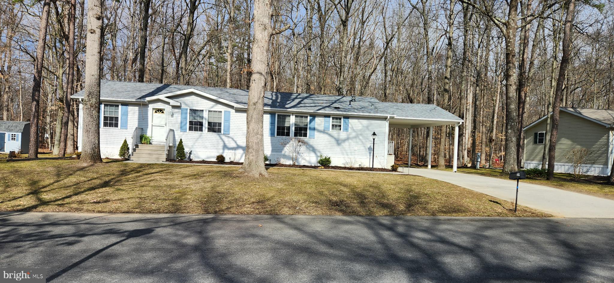 19 Edgewood Drive Cream Ridge, NJ 08514 - Photo 2 of 27