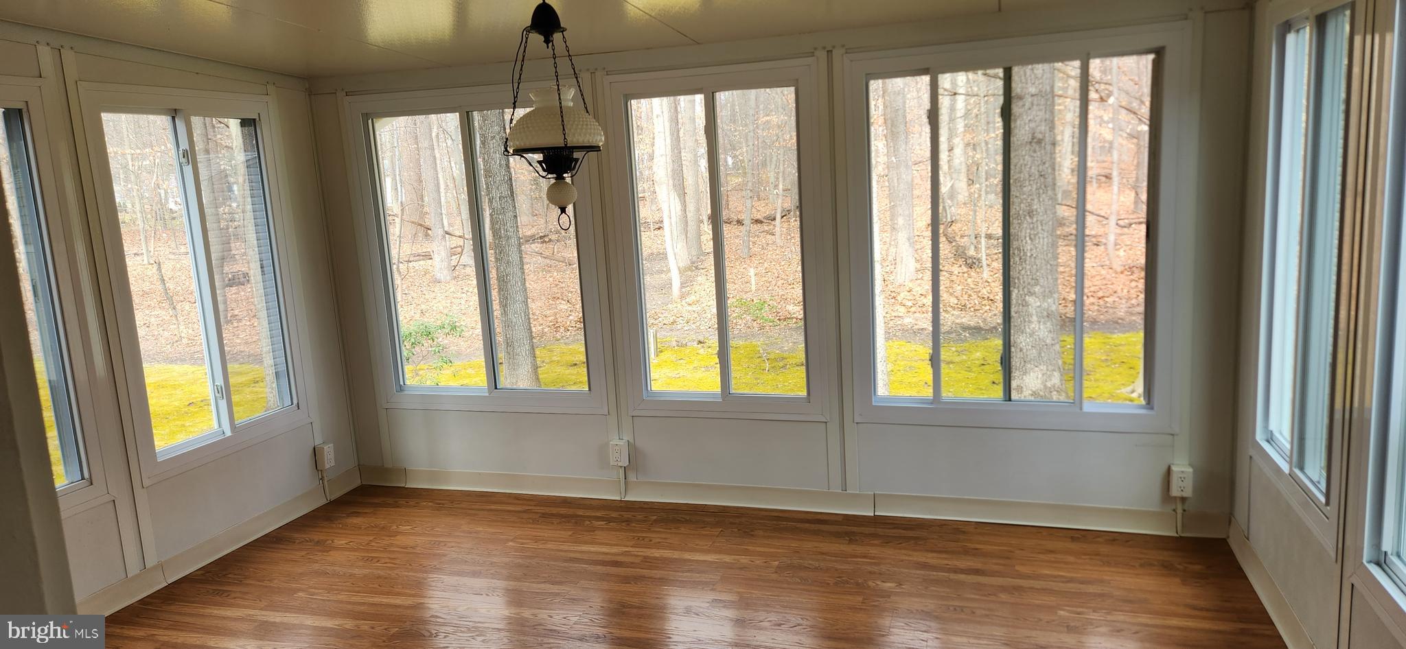19 Edgewood Drive Cream Ridge, NJ 08514 - Photo 24 of 27 Sun Room 3rd Angle