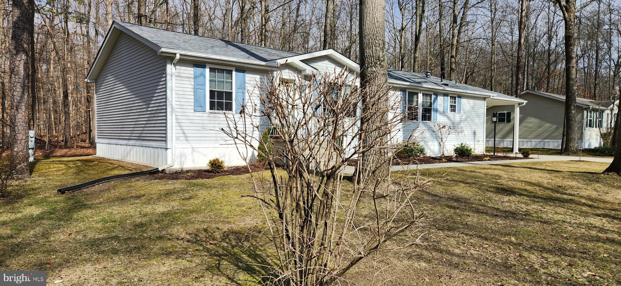 19 Edgewood Drive Cream Ridge, NJ 08514 - Photo 3 of 27