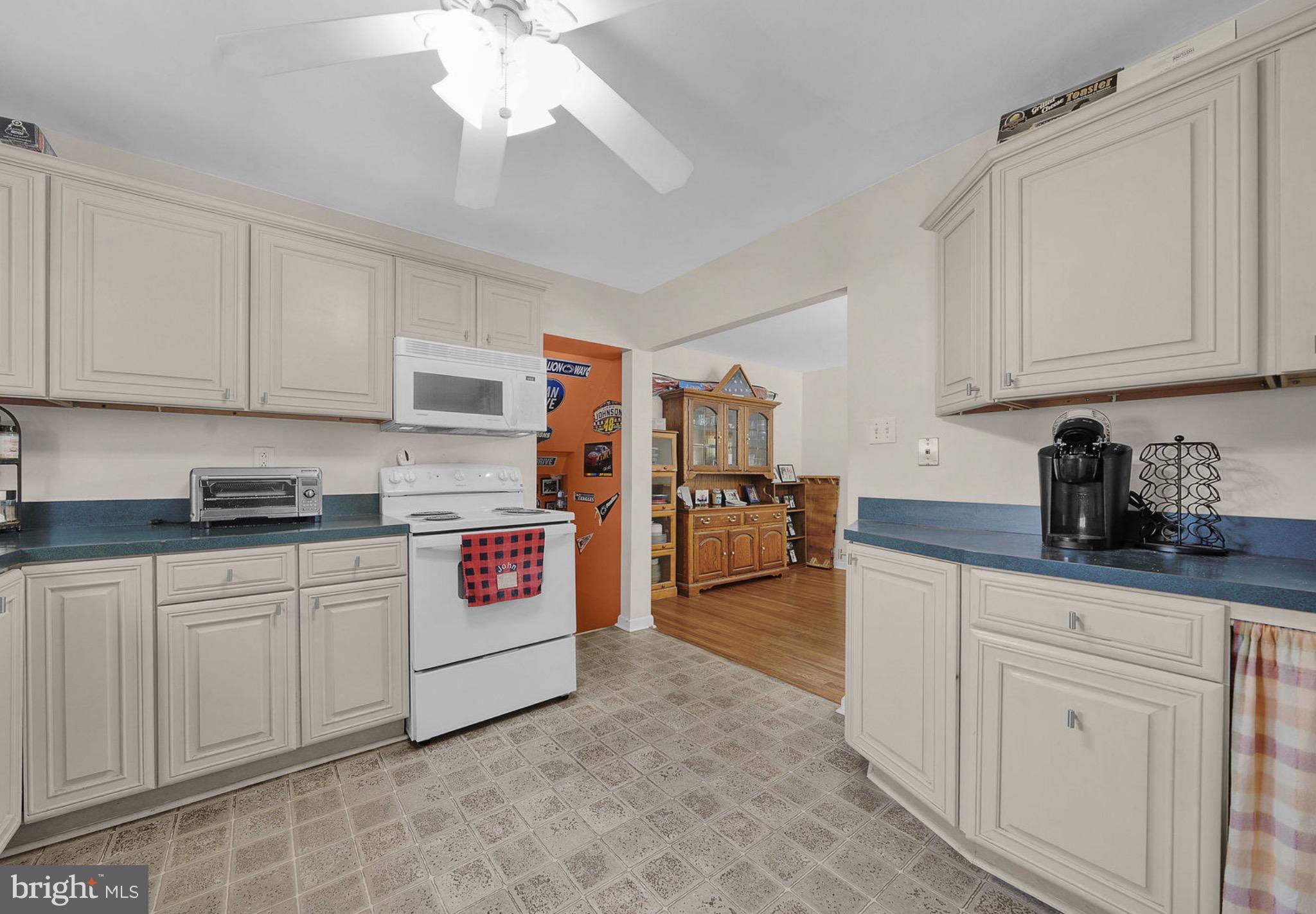 229 Greene Road Warminster, PA 18974 - Photo 17 of 30