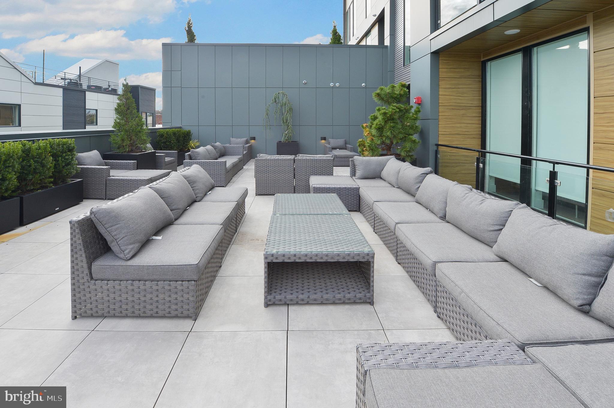 236 West Thompson Street, Unit B401 Philadelphia, PA 19122 - Photo 26 of 48 a view of a terrace