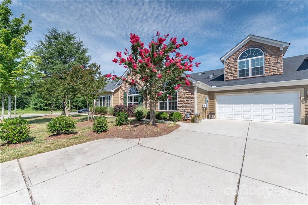 5207 Prosperity Ridge Road Charlotte, NC 28269 - Photo 6 of 34 Gallery Image 6