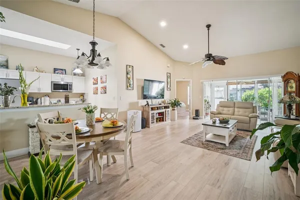 $1,795 | 2404 Old Nantucket Court, Unit 57, Sun City Center, FL 33573