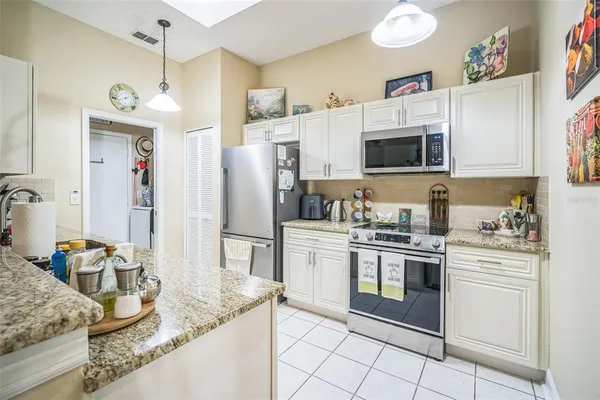 $1,795 | 2404 Old Nantucket Court, Unit 57, Sun City Center, FL 33573