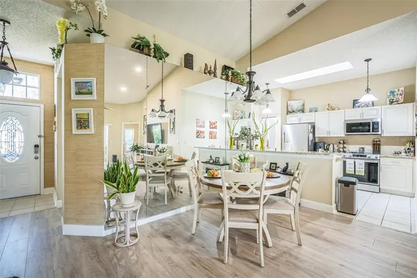 $1,795 | 2404 Old Nantucket Court, Unit 57, Sun City Center, FL 33573