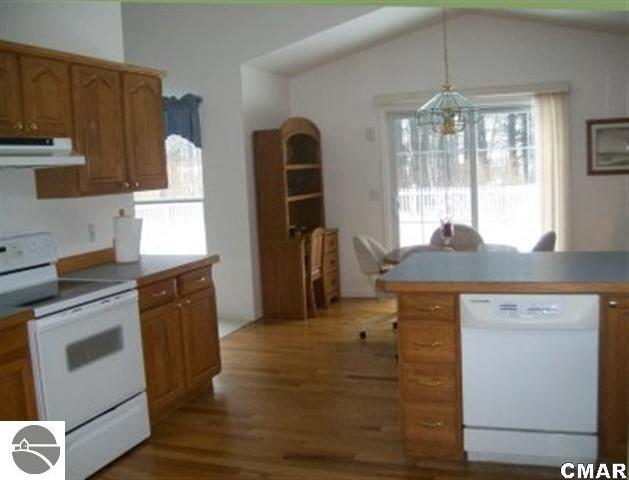 117 Chatham Road St. Louis, MI 48880 - Photo 3 of 21 1773531-2.JPG