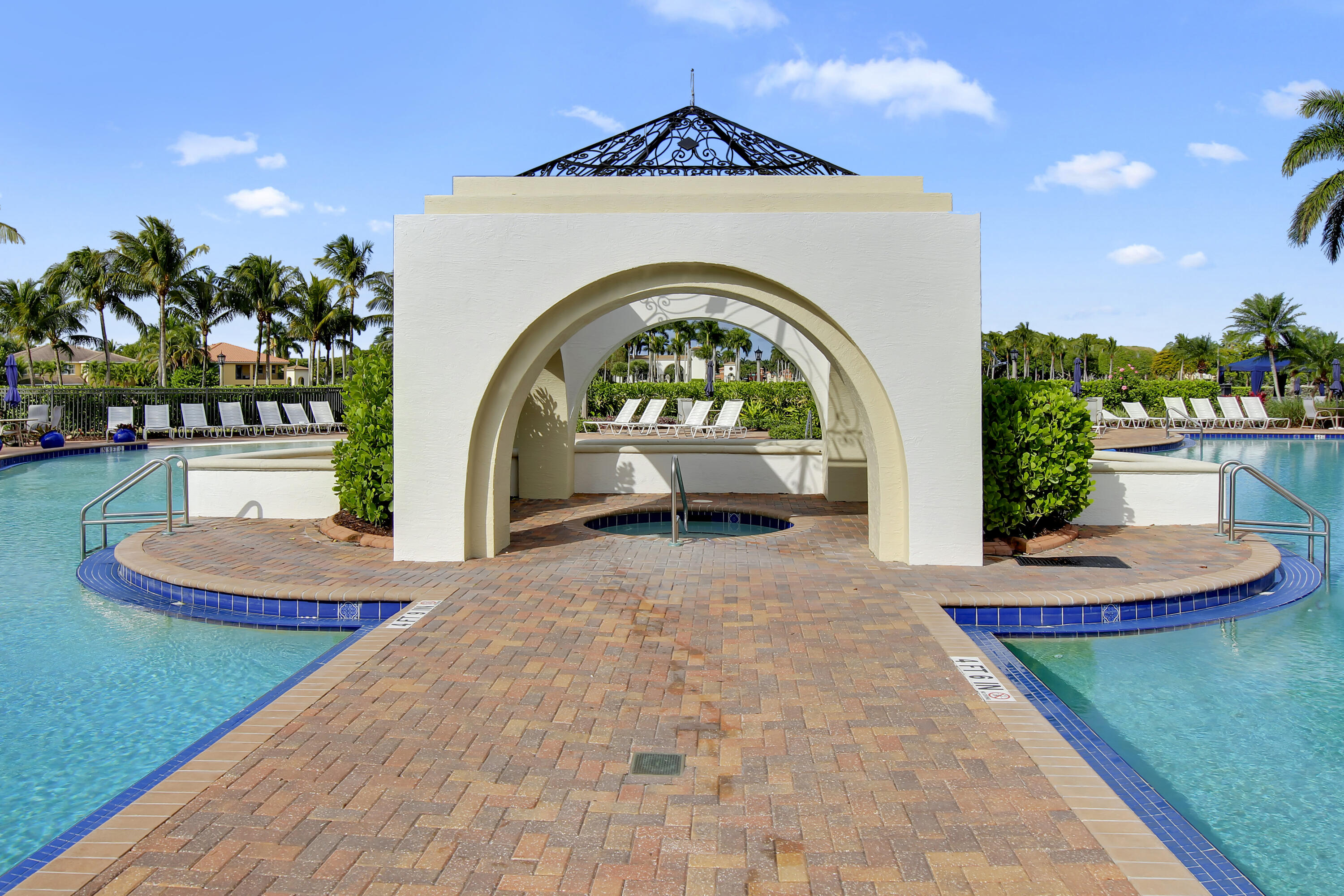 9022 Dupont Place Wellington, FL 33414 - Photo 33 of 44 Hot tub