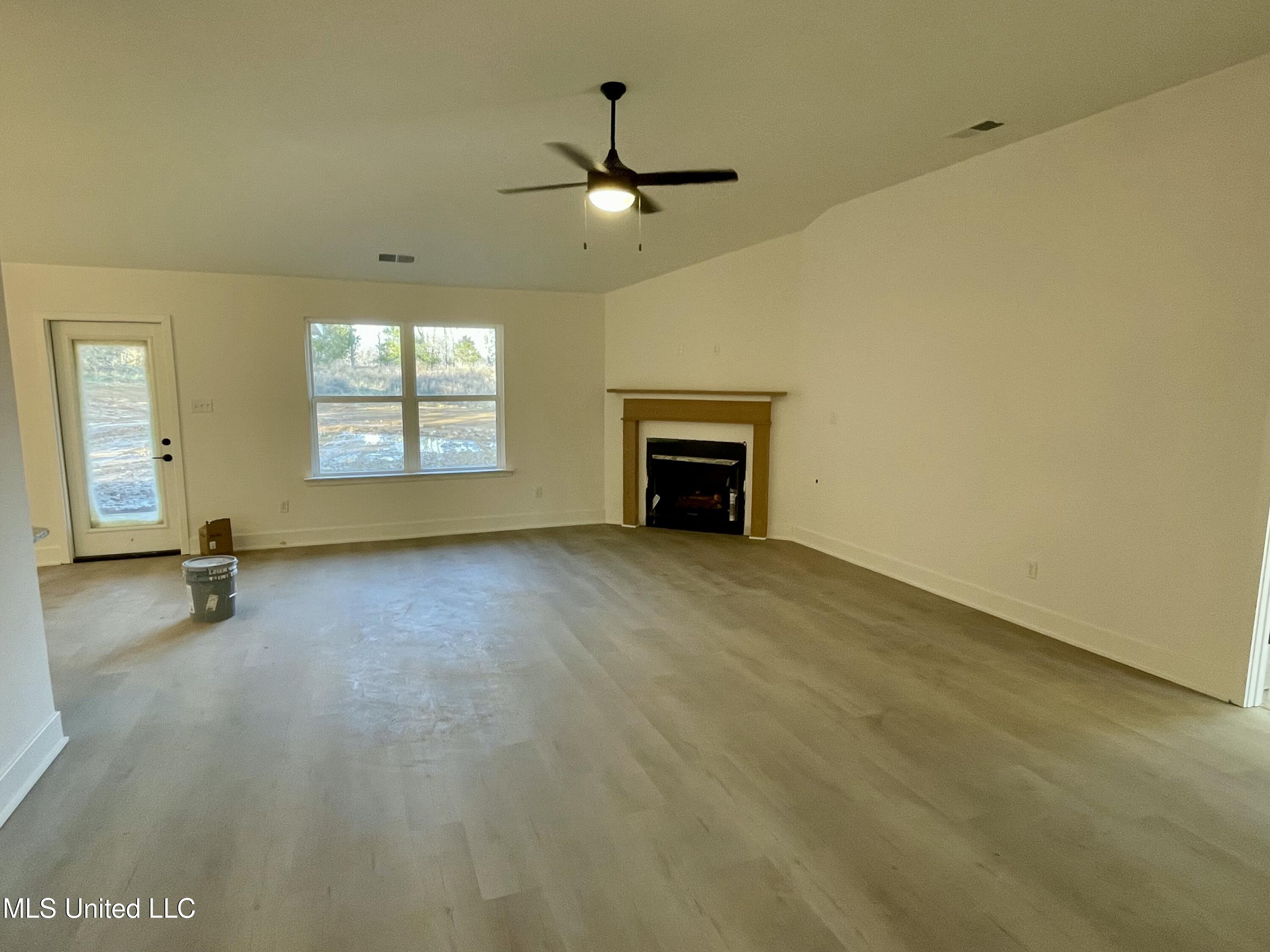 248 Farley Road Byhalia, MS 38611 - Photo 3 of 15 IMG_E0017