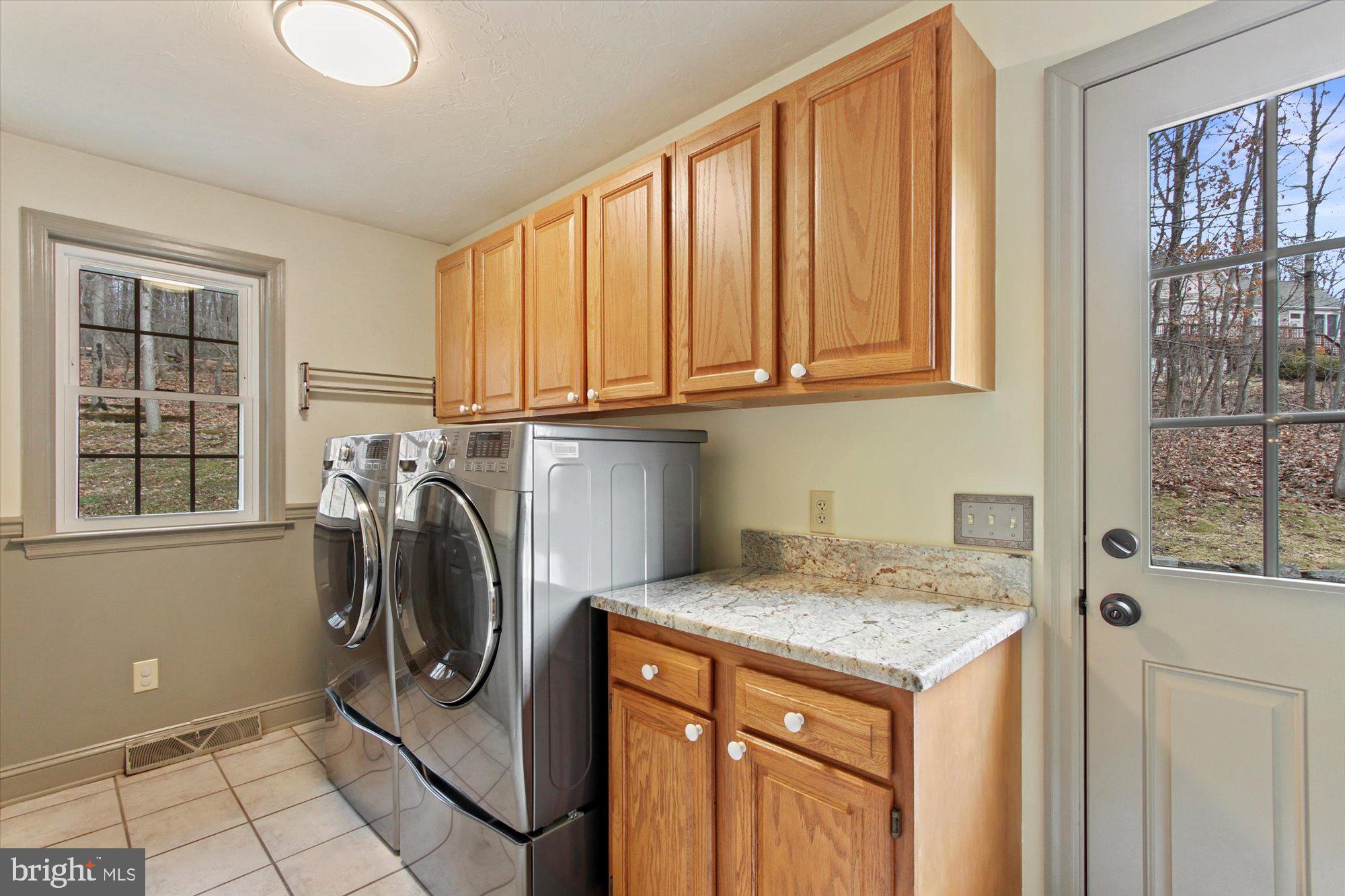 3917 Ridgewood Road York, PA 17406 - Photo 17 of 43 Laundry Room