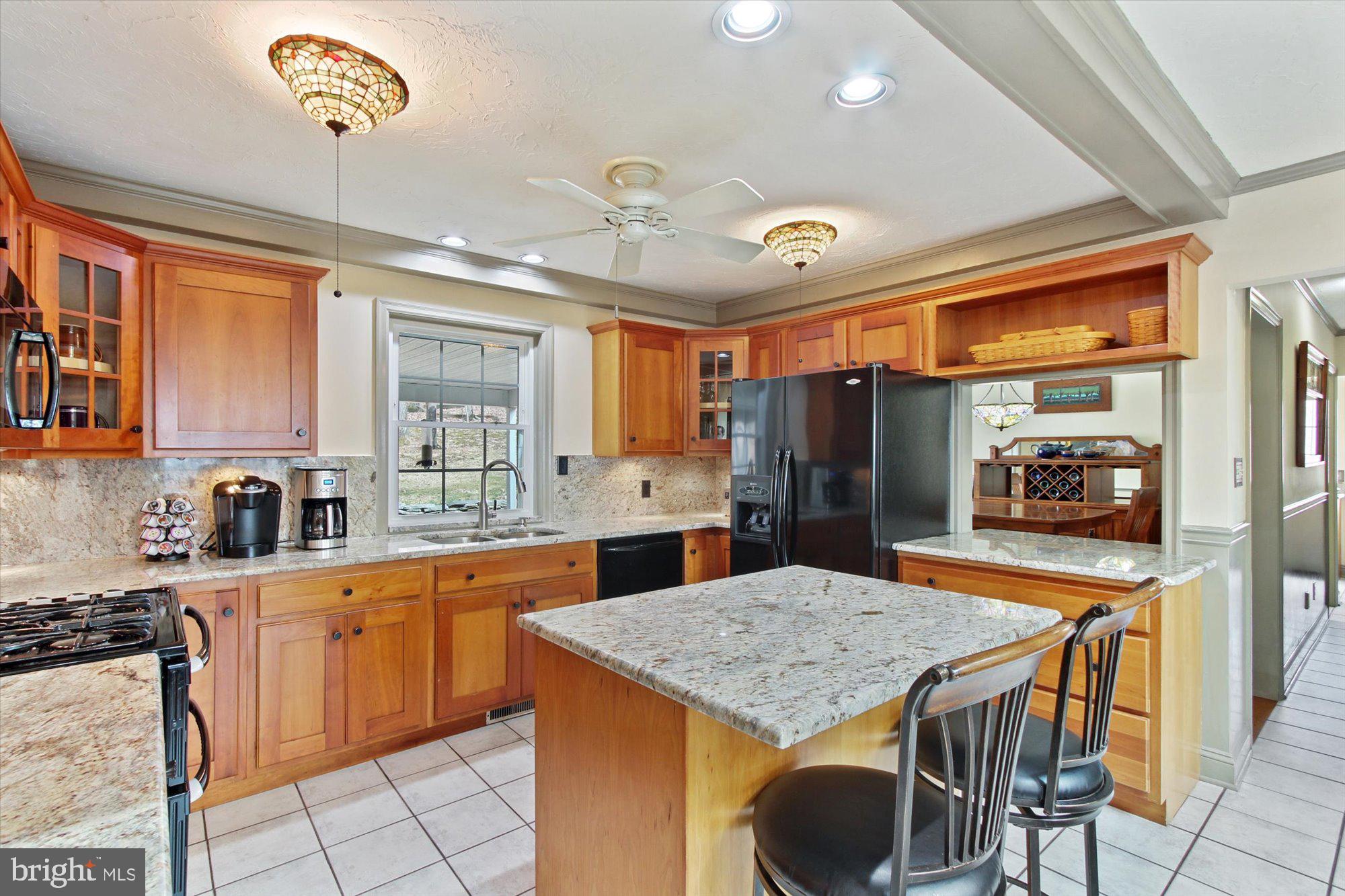 3917 Ridgewood Road York, PA 17406 - Photo 9 of 43 Granite Kitchen