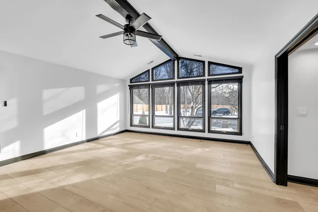 $6,000 | 15160 West Oak Spring Road, Libertyville, IL 60048