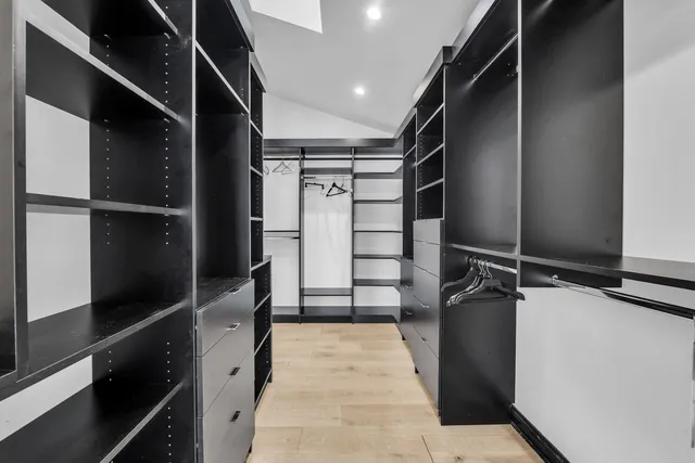 $6,000 | 15160 West Oak Spring Road, Libertyville, IL 60048